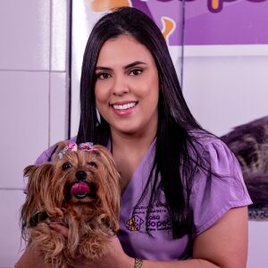 Raquel Vieira Niella - Clínica geral e Anestesiologista Veterinária